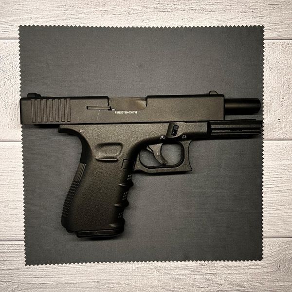 Стартовий пістолет Retay Arms Glock 17 + 20 патронів , Глок 19 під холостий патрон 9мм, Сигнальний G19-1111 фото