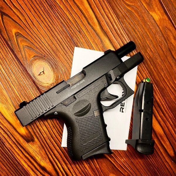 Стартовий пістолет Retay Azm Glock r26, чорний, крупний план